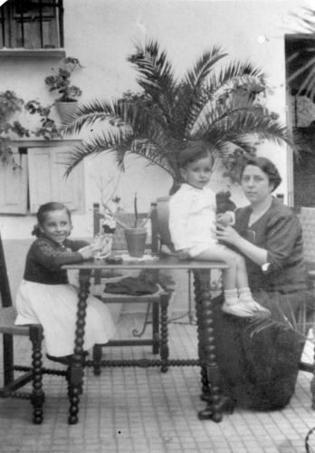 En el patio de la casa de San Fernando 26