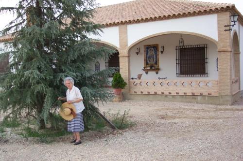 5-14 - 20040725-7_arboles_casita_mama